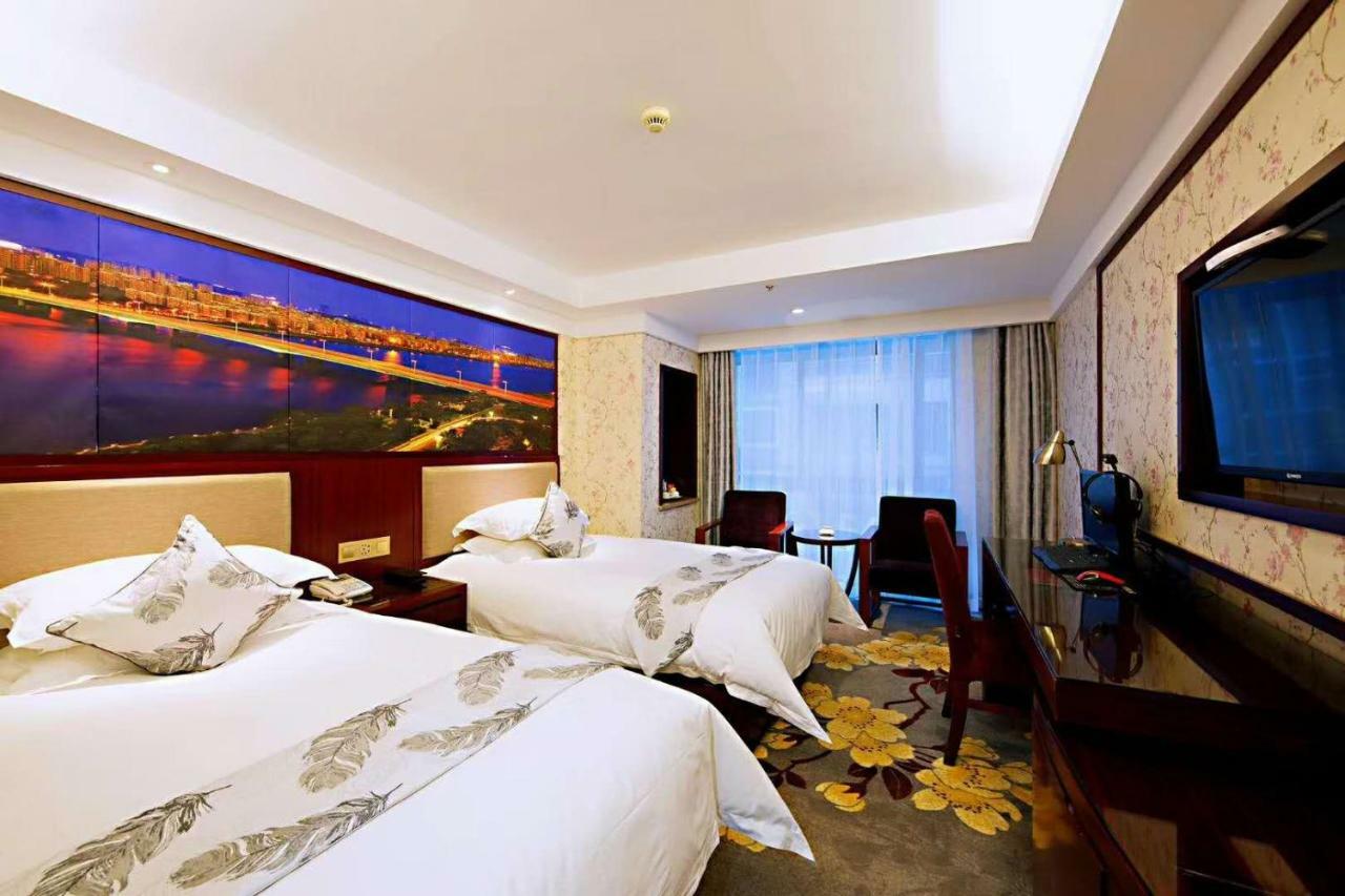 Ruide Hotel Иу Экстерьер фото
